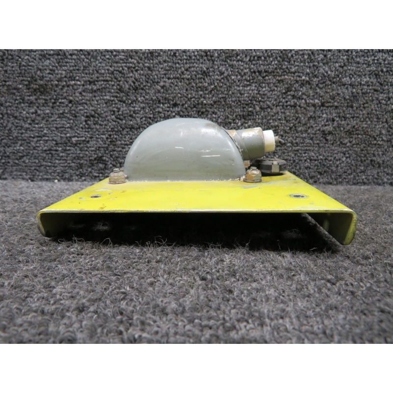 B-3555A-305 Grimes Dome Light Assembly with Mount (Volts: 28)