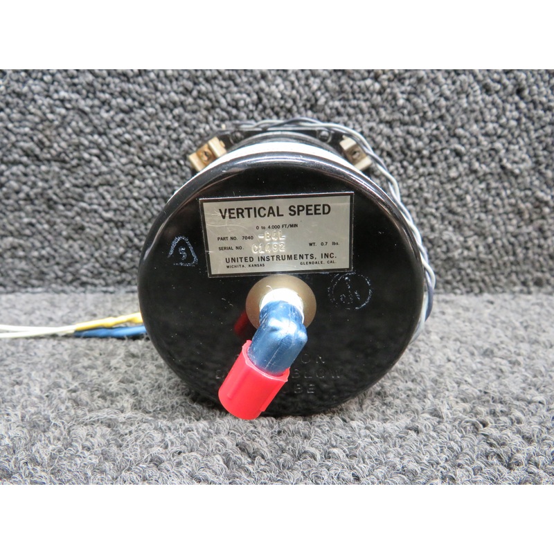 7040-B4L United Instruments Beechcraft Vertical Speed Indicator (Lighted) (14V)