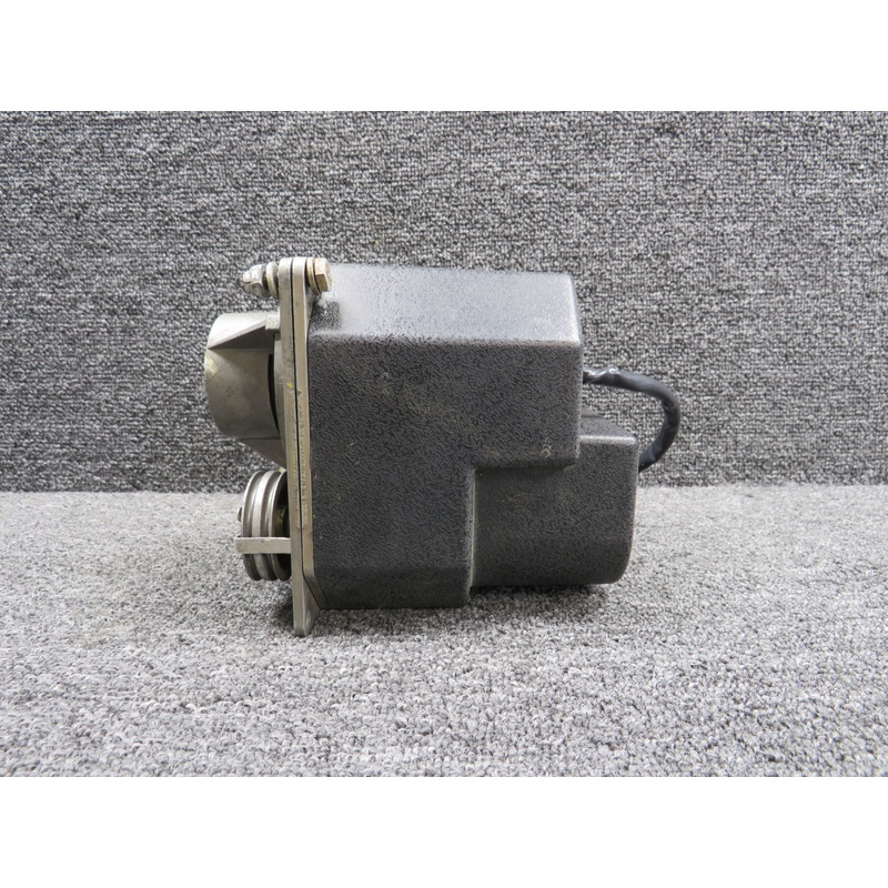 065-0039-00 King Radio KSA-373 Trim Servo (28V) (Cracked Case)