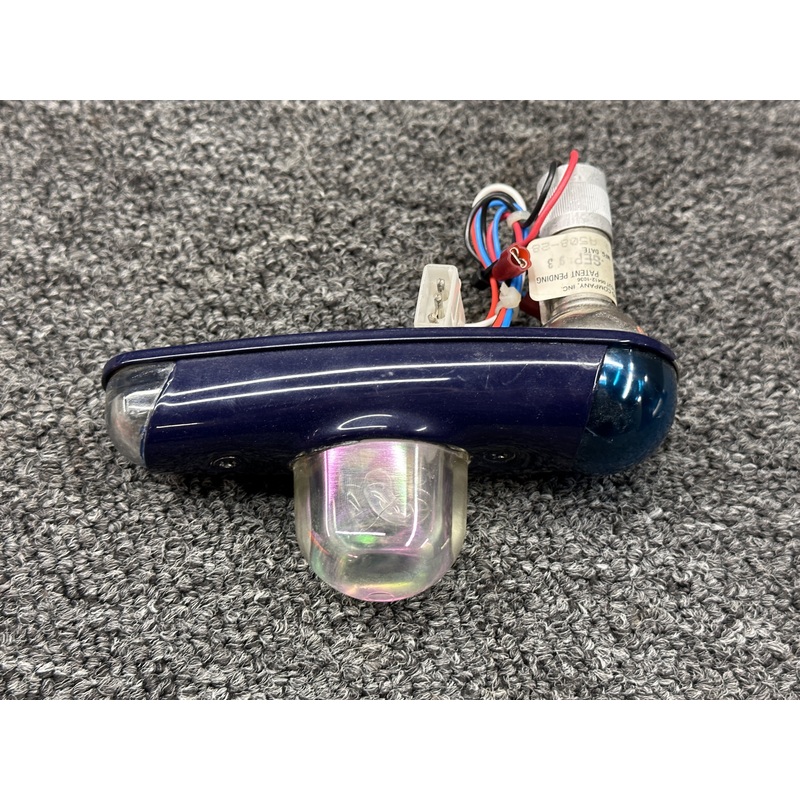 90071-01 Whelen A600-PG-28V Wing Position and Strobe Light Assembly RH (28V)