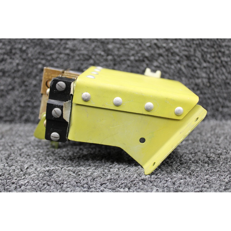 002-364013-35 Beechcraft A36 Landing Gear Limit Switch Assembly with Support