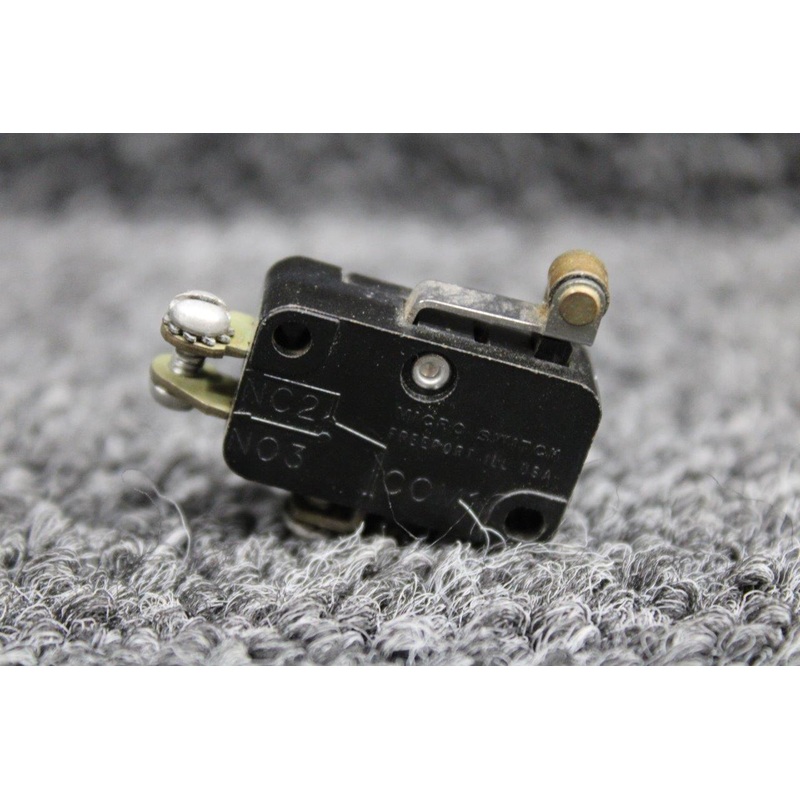 V3L-3 (Alt: S1906-1) Cessna 172S Honeywell Flap Position Switch (125, 250V)