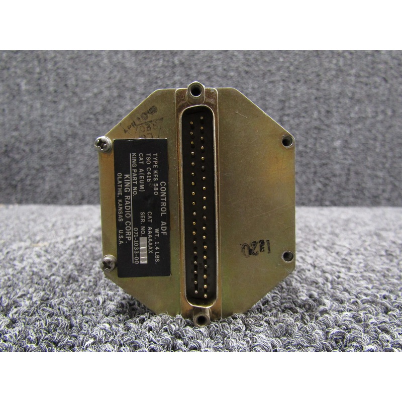 071-1033-00 King Radio KFS-585 ADF Control (Cracked Lens)