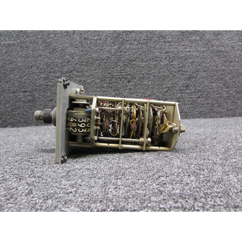071-1033-00 King Radio KFS-580 ADF Control (Large Grey Face with Broken Mount)