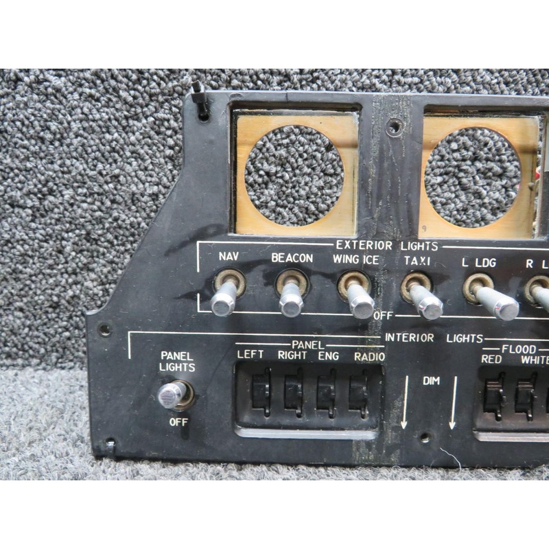Beechcraft B-60 Lights and Landing Gear Switch Panel