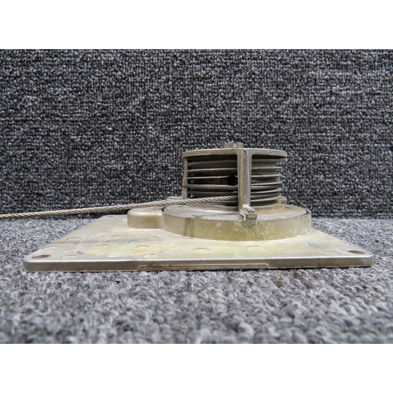 065-0030-27 King Radio KM-275 Servo Mount with Modifications