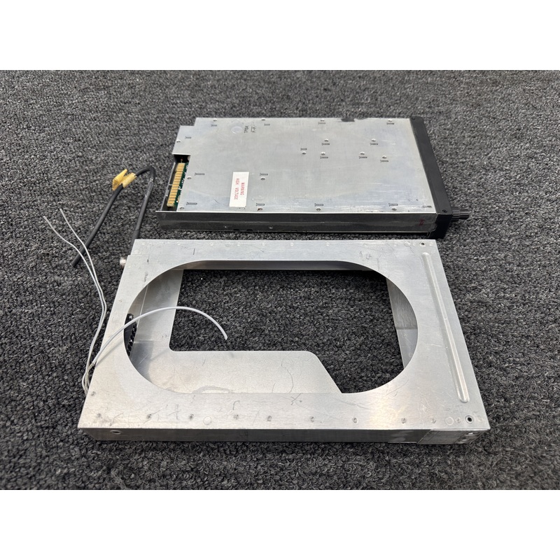 066-1088-00 Bendix King KN-64 DME Transponder Unit with Tray (14 or 28V)