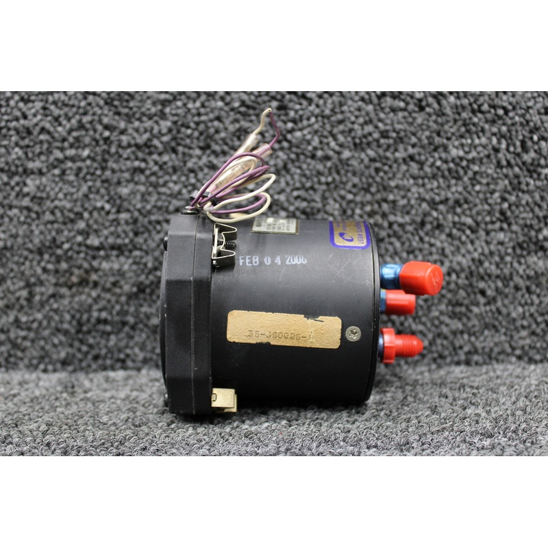 6331 United Dual Manifold and Fuel Pressure Indicator (Lighted 28V) (Code: H.32)