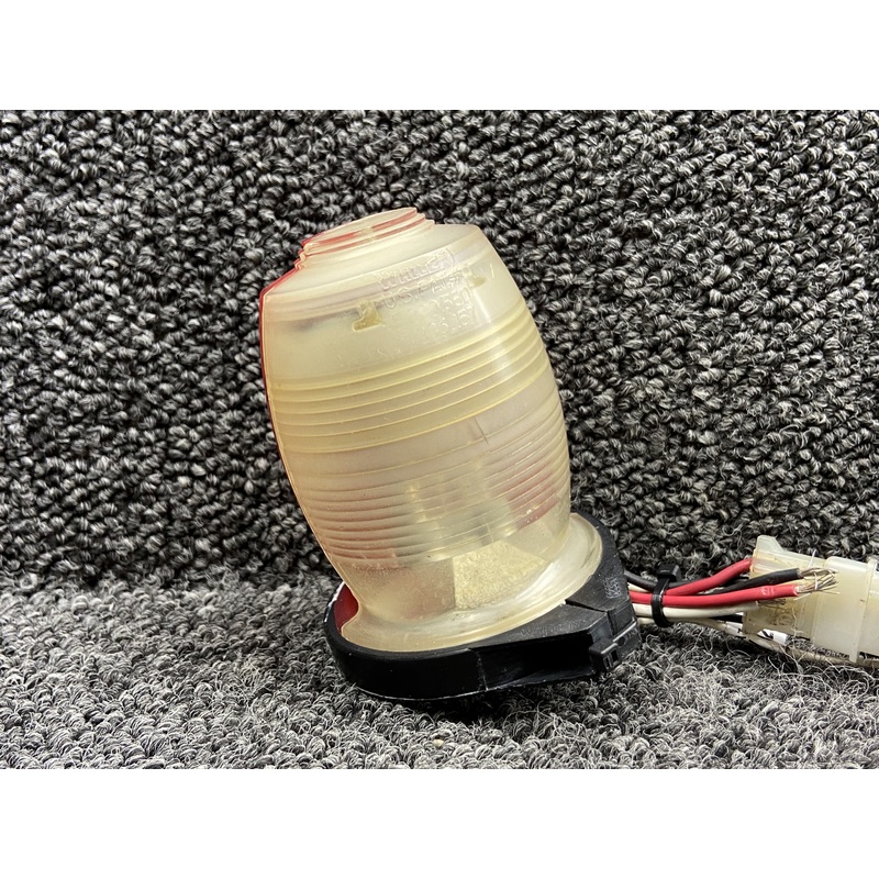 01-0770019-20 Whelen A470A Beacon Strobe Light Assembly (Cracked Lens)
