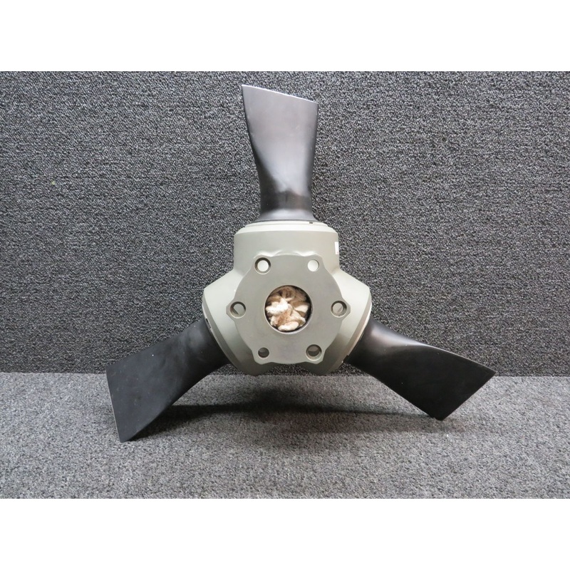 B3D32C407 McCauley 3 Blade Propeller Assembly (No Logs, Prop Struck)