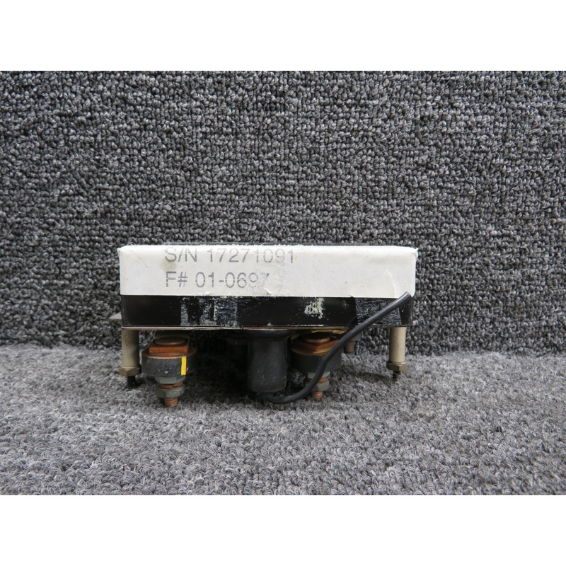C669511-0102 Cessna Fuel Quantity Cluster Indicator (Worn Case) (Volts: 12)