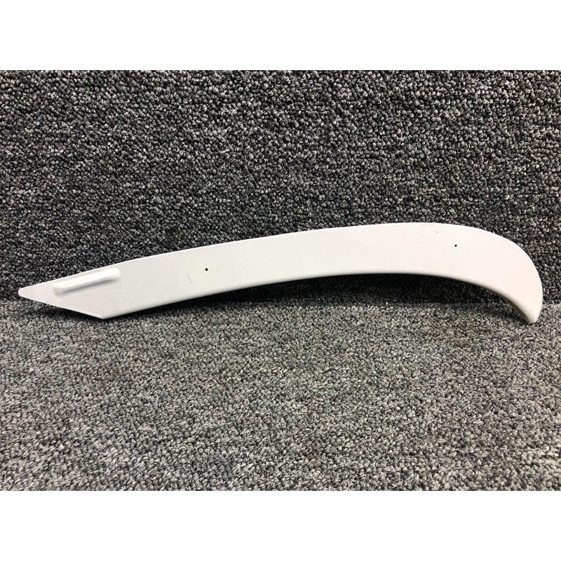 000-170031-2 Beechcraft F33A Wing Tip Glareshield RH