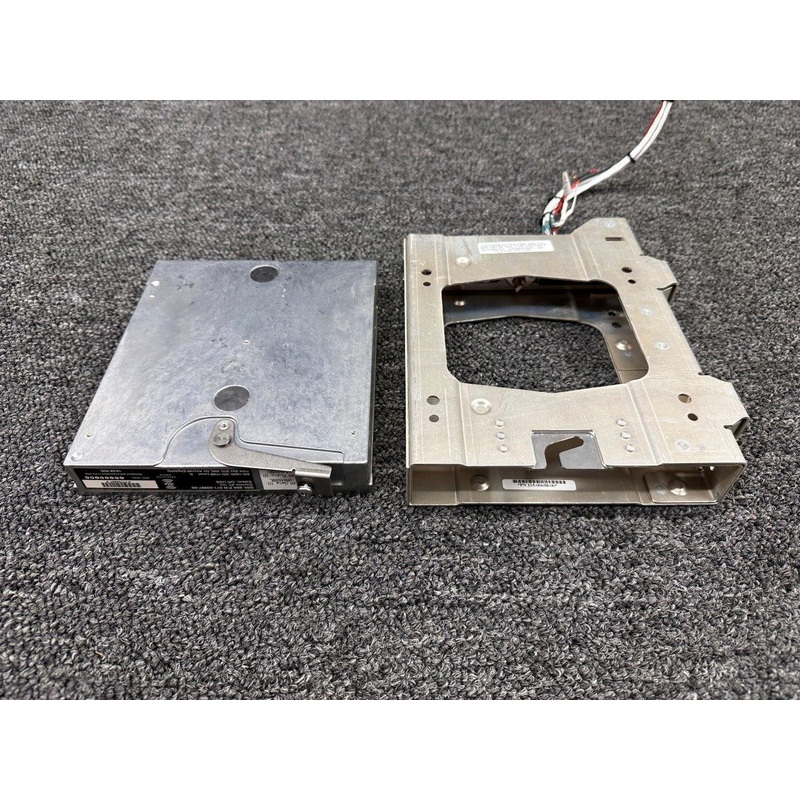 011-00987-00 Garmin GDL-69A Satellite Radio Receiver Unit with Tray (14, 28V)