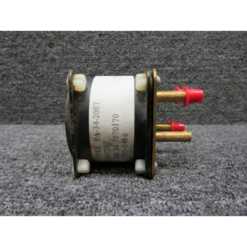 1G4-4 Airborne Gyro Pressure Indicator (Rusted Casing)