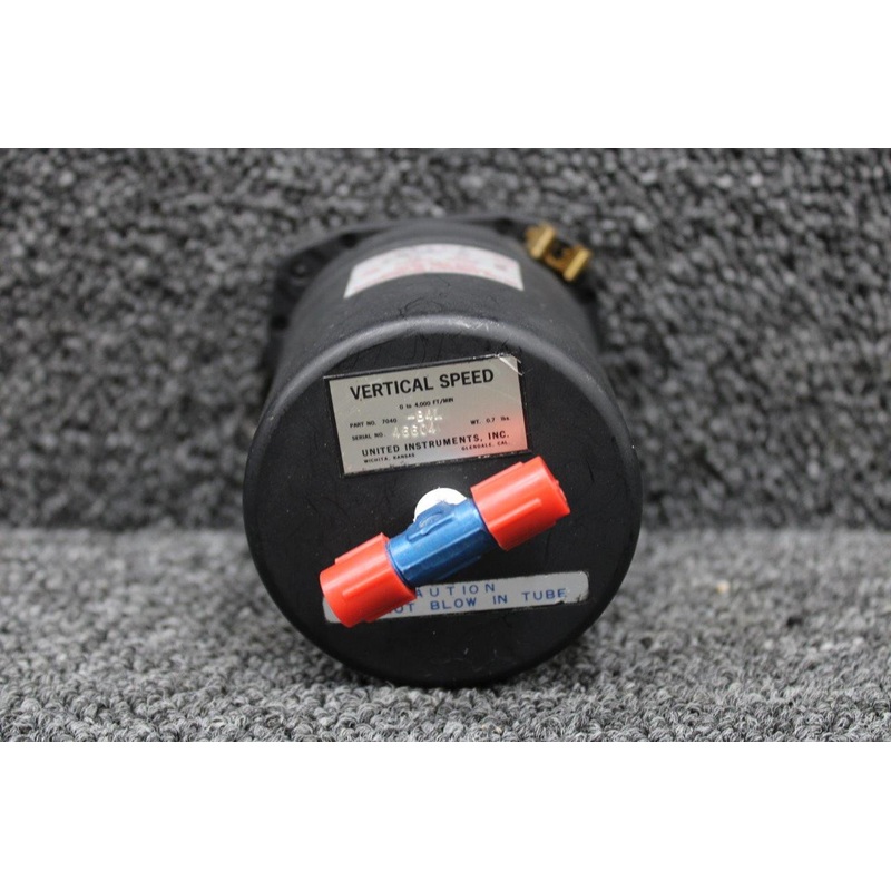 7040-B4L United Instruments Vertical Speed Indicator
