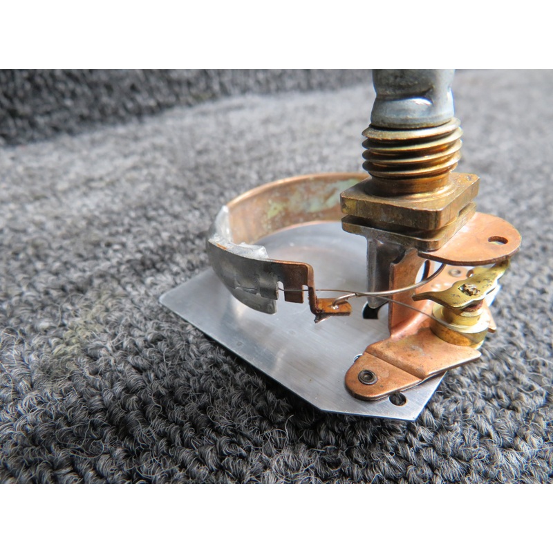 819137 Stewart-Warner Oil Temperature Indicator (Inop) (Core)