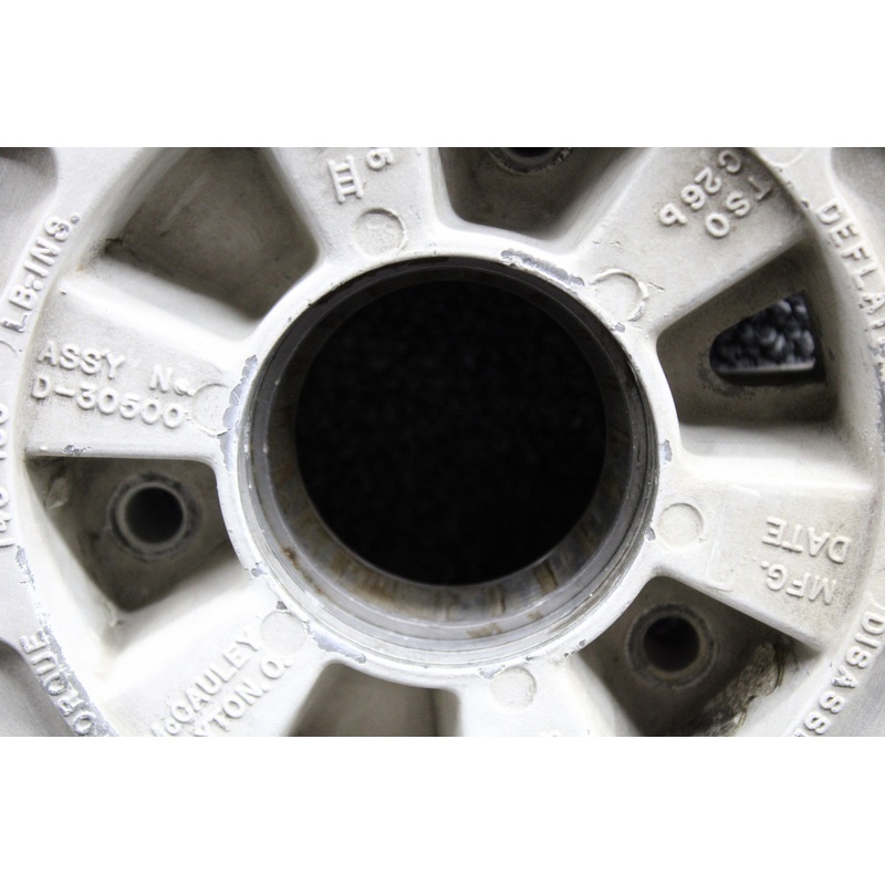 D-30500 (Alt: 040-30500) McCauley Nose Wheel Assembly 5.00-5 (No Bearing)
