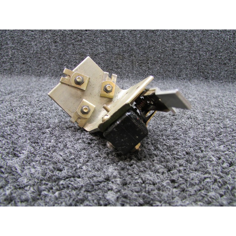 MS25026-1 (Use: BZ-R31) Beech B-60 Switch Gear Down Limit (Volts: 28)