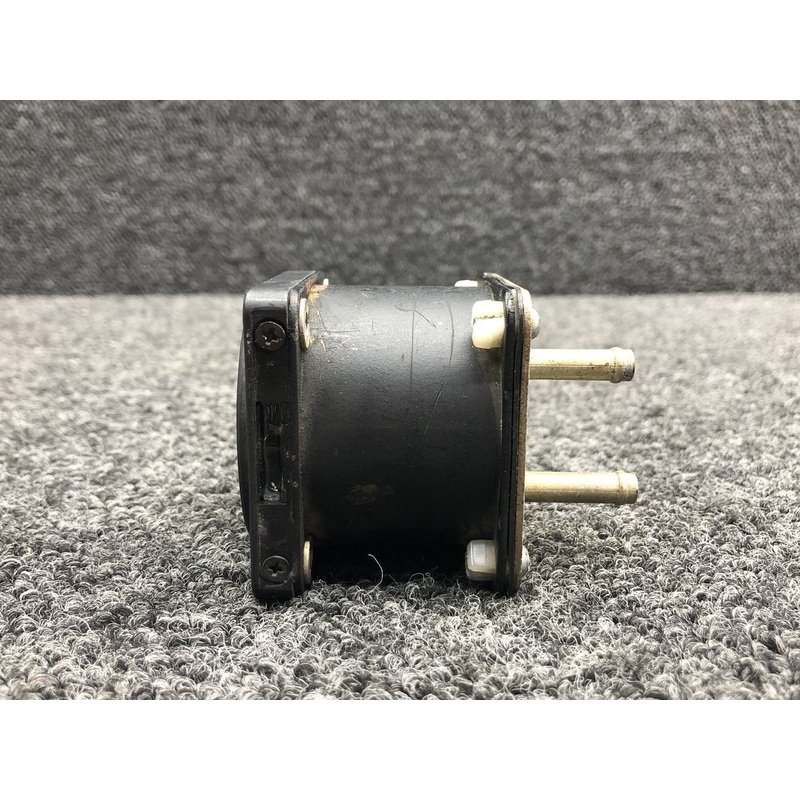 58-380017-3 (M/N: 1G9-38) Beechcraft / Airborne Pressure Manifold Indicator (COR