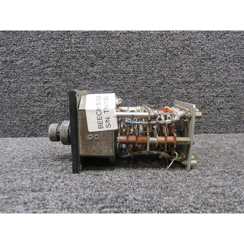 071-1013-00 King Radio KFS-560 VHF Nav Control (Worn Knobs)