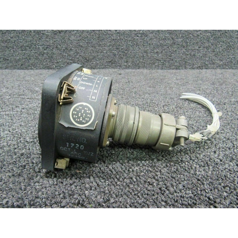 MS3102A-20-27P Cessna 180 ARC Course Select Indicator (14V)
