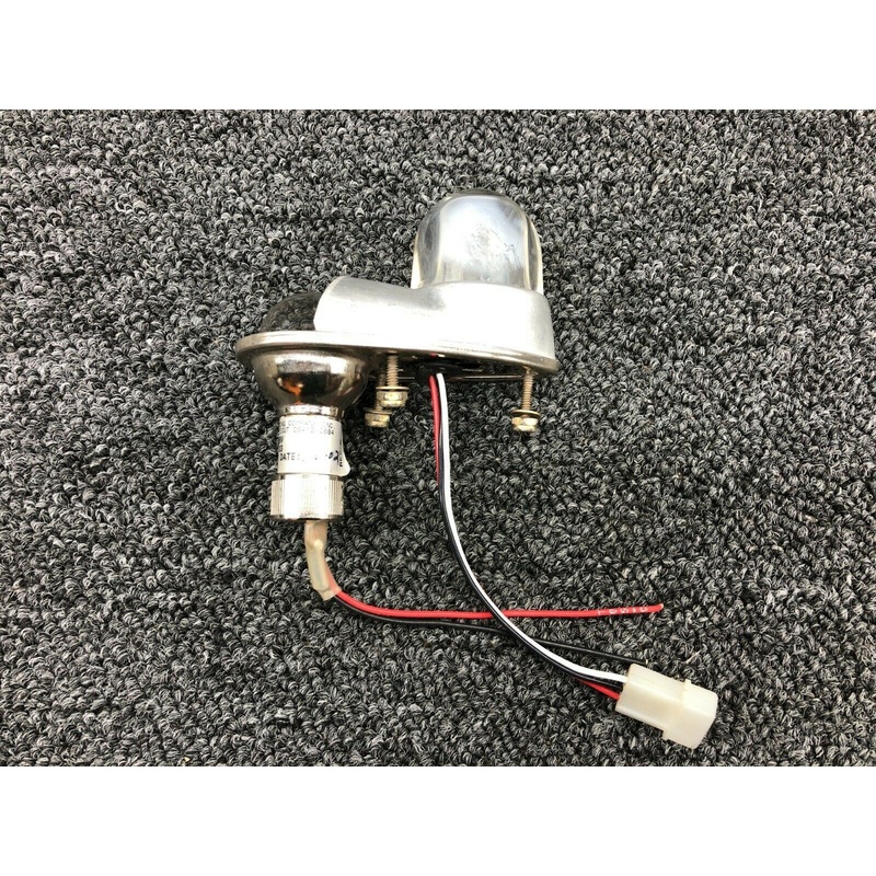 01-0770054-03 (M/N: A650-PR-28V) Whelen Wing Navigation Light W/ Strobe (28V)