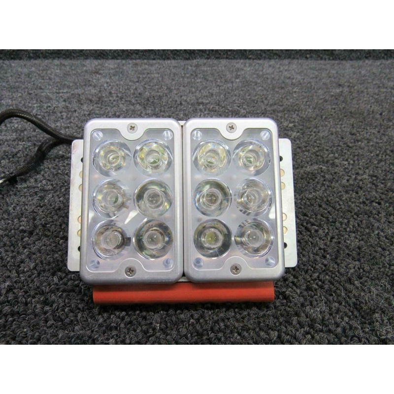 01-0771262-00 (M/N: 7126200) Cirrus SR20 Whelen LED Landing Light (V: 28)