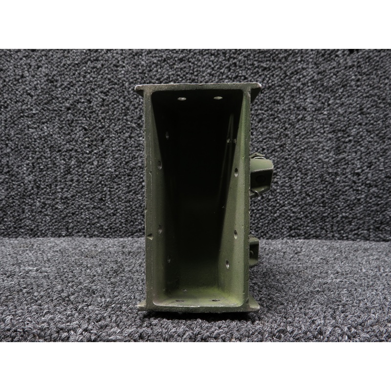 99-620011-2 Beech King Air KA-100 Elevator Horizontal Support Hinge Assembly