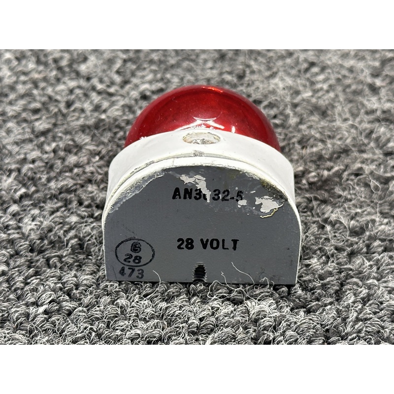 AN3032-5, AN3042-1 Beechcraft 95-B55 Wing Tip Light Retainer LH