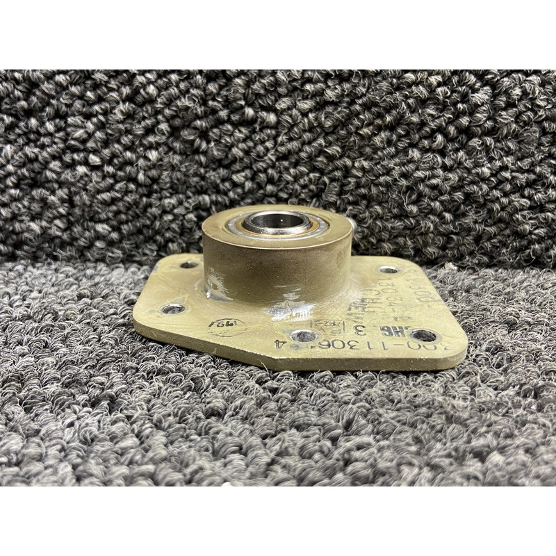 300-113061-2 Rockwell 700 Main Gear Fitting Assy RH (Minor Damage)