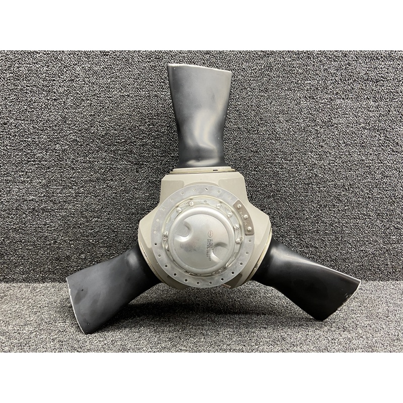 B3D36C428/82NPA-6 McCauley 3 Blade Propeller Hub with Logs (Core)