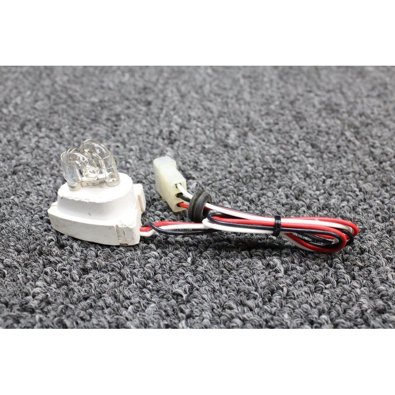 02-0250274-00 (USE: A427) Cessna 182 P/Q Whelen Strobe Light Assembly (Volts: 28
