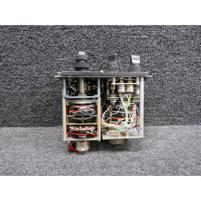 071-1012-14 (Alt: 553-8777-004-D) King Radio KFS-590B VHF Comm & Navigation Panel
