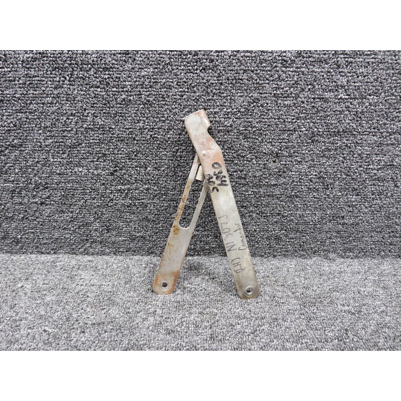 43745-501 (Alt: 044-1-116) Rockwell 112A Cabin Door Arm Upper LH