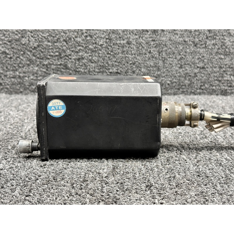 066-3011-01 King Radio KNI-520 Navigation Indicator