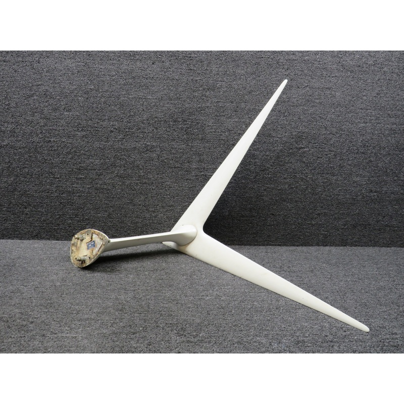 34870-1000 Aircraft Radio Corp A-33A Antenna (Chipped, Corroded) (Core)
