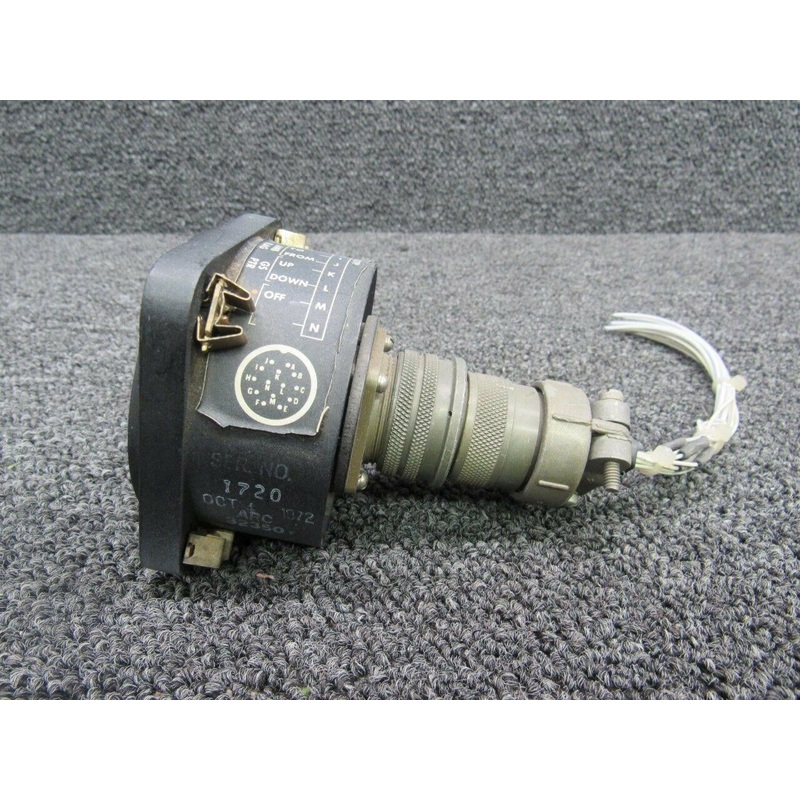 32350 Cessna 180 ARC Course Select Indicator (Volts: 14)