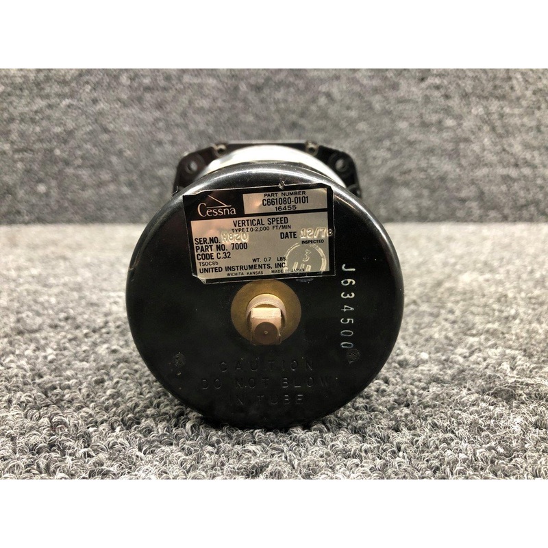 C661080-0101 (MPN: 7000) United Instruments Vertical Speed Indicator