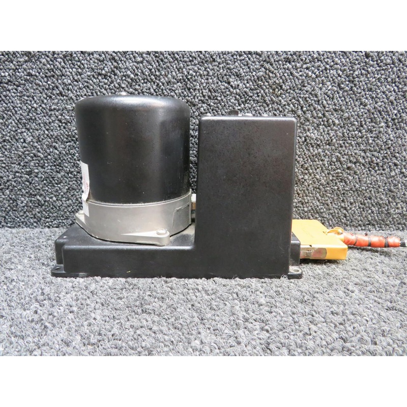 060-0015-00 Bendix King KG-102A Directional Gyro w Mods (14-28V) (Case Dented)