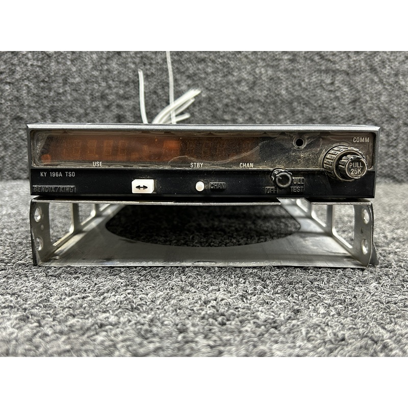 064-1054-30 Bendix King KY-196A VHF Communication Transceiver with Tray (28V)