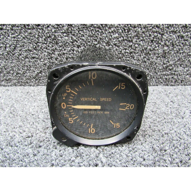7000-C32 / C661080-0101 United Instruments / Cessna Vertical Speed Indicator
