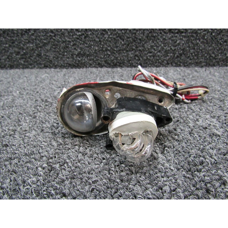 30-0009-34 (ALT: C622001-0201) Cessna 172N Grimes Nav / Strobe Light W/Shield RH