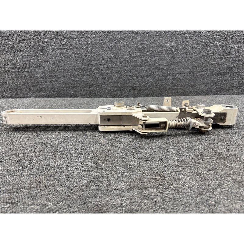 101-810135-17, 101-810134-9 Beechcraft B200 Main Gear Drag Leg Assembly