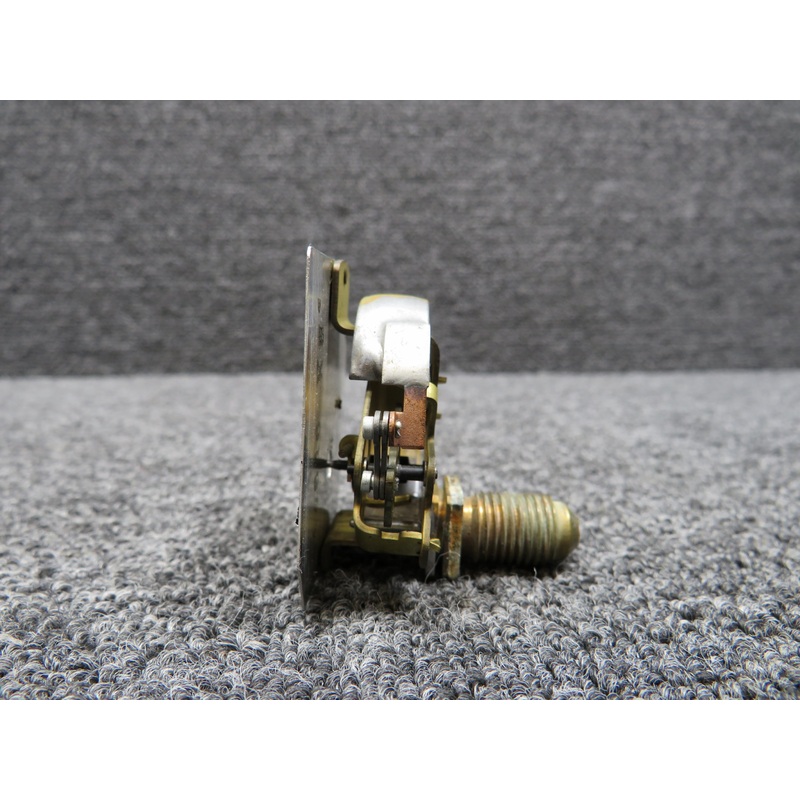 813115 Stewart-Warner Fuel Pressure Indicator (Worn and Chipped Paint)