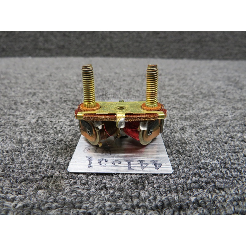 819475 Stewart-Warner Right Tips Fuel Quantity Indicator