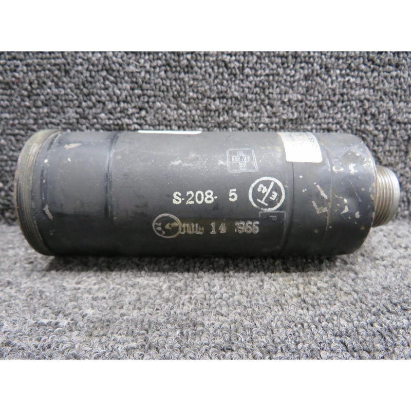 22-860-012A Garwin Dual Oil Pressure Indicator (Volts: 26)