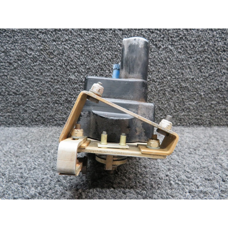 1C373-4-454 Edo-Aire Pitch Servo Assembly with Mounting Bracket (Worn)