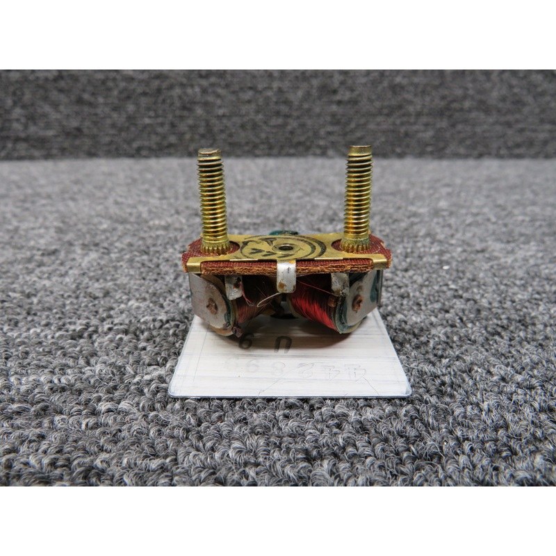 826568 Stewart-Warner Oil Temperature Indicator (Worn Face)