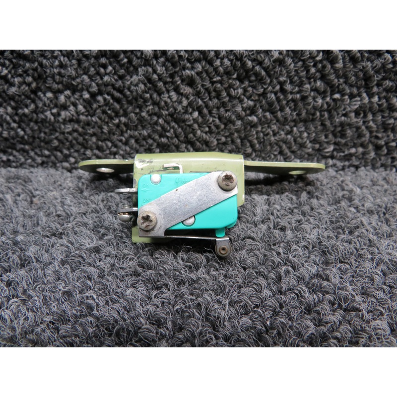 AN3234-2 (Use: MS25253-2) Beechcraft 58 Throttle Warning Switch with Bracket