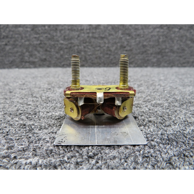 813042 Stewart-Warner Right Tip Fuel Quantity Indicator (Worn Face)